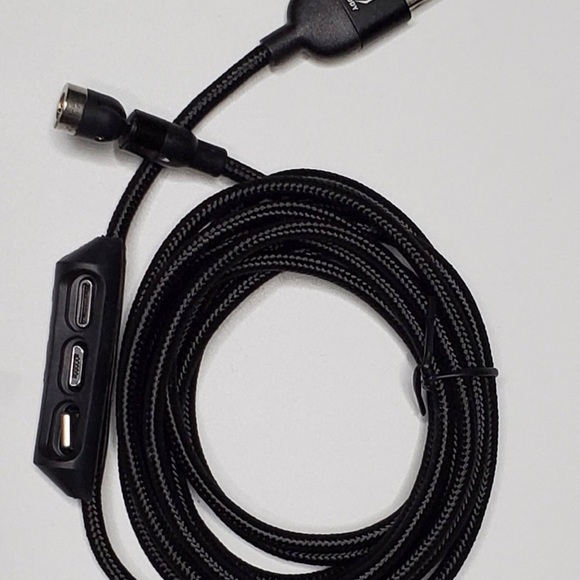 3-in-1 Magnetic Charging Cable - The On-The-Go Solution for All Your Devices - Picture 6 of 7